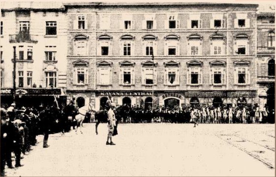 Kavana »Central« 1919. godine. Pročelje palače Živković